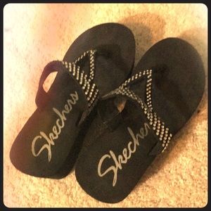 Sketchers flip flops